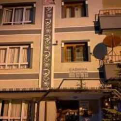 6 aylık bebeğine kafa atıp, eşini ve kızını yaralayan babaya g&ouml;zaltı