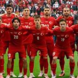 A Milli Takım'a, Gazze'den yürek burkan destek! Enkaz altında...