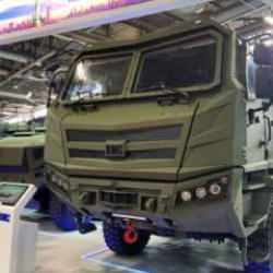 Ağır silahların yerli askeri araç platformu yurt dışında ilk kez vitrine çıktı