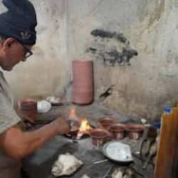 Bakır kalaycısının 100 derece sıcakta zorlu mesaisi Video Player