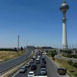 B&uuml;y&uuml;k&ccedil;ekmece'de bayram trafiği!