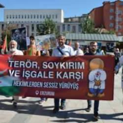 Erzurum'da sağlık &ccedil;alışanları, Gazze i&ccedil;in "sessiz y&uuml;r&uuml;y&uuml;ş" yaptı