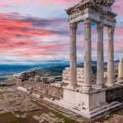 UNESCO listesindeki Bergama'ya turist akını! Görenler hayran kalıyor