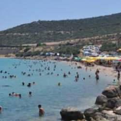 Mersin'deki plajlar, bayram tatilini denizde geçirmek isteyenleri ağırlıyor