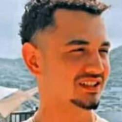 Motosiklet trafik levhasına &ccedil;arptı: 1 &ouml;l&uuml;, 1 yaralı