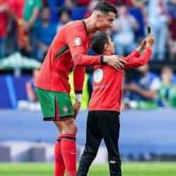 Dünya, Ronaldo ile selfie çeken Türk çocuğu konuşuyor!
