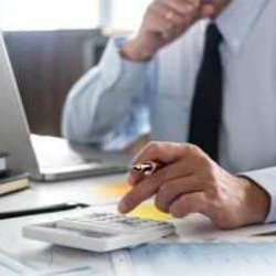 Sahte diplomayla holding y&ouml;neticisi oldu: Proje bile &ccedil;izdi