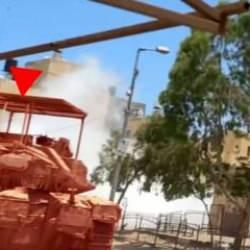 Siyonist İsrail'in tankını sıfır mesafeden imha ettiler! İşte o anlar...