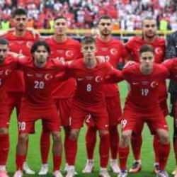 Türkiye - Portekiz maçı için dev ekran kuruluyor