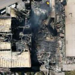 Tuzla'da yanan fabrika havadan g&ouml;r&uuml;nt&uuml;lendi