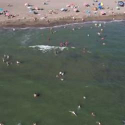  Depremle birlikte sessizliğe b&uuml;r&uuml;nm&uuml;şt&uuml;: T&uuml;rkiye'nin en uzun sahilinde bayram yoğunluğu