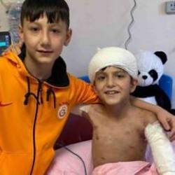 Sokak k&ouml;peklerinin par&ccedil;aladığı Tunahan, Arda G&uuml;ler'den forma istedi