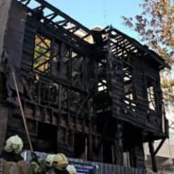  Fatih'te ahşap bina yangını 