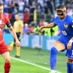 Lewandowski sahne aldı! Mbappe'nin maskeli balosu kötü bitti