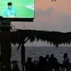 Gazzeliler yardım paraş&uuml;tlerinden kafeterya yaptı