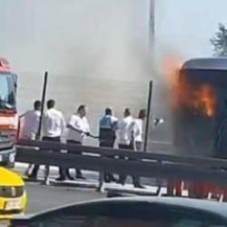 İstanbul'da metrob&uuml;ste yangın