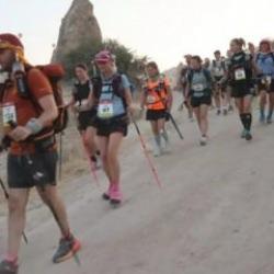 Kapadokya Çöl Maratonu'nda 30 kilometrelik koşu başladı