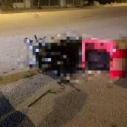 Otomobille &ccedil;arpışan motosikletli kurye yaralandı