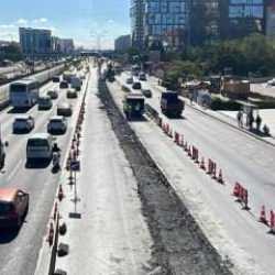 Yenibosna'da metrobüs üst geçidinde çalışma! Trafik yoğunluğu oluştu