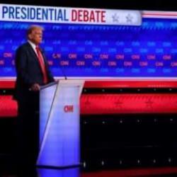 Biden ve Trump kozlarını paylaştı! Canlı yayında ağır sözler