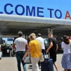 Antalya Havalimanı'nda dün uçak trafiği rekoru kırıldı
