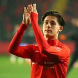 Arda Güler'in aile pozu sosyal medya viral oldu! İşte, annesi, babası ve ablası...