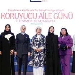 Emine Erdoğan, G&ouml;n&uuml;l El&ccedil;ileri ve koruyucu ailelerle bir araya geldi