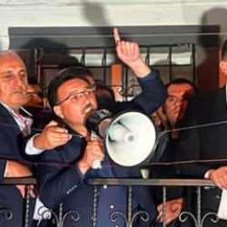 Kayseri'deki olaylarda 10 polis yaralandı!  Vali Çiçek'ten halka son dakika çağrısı