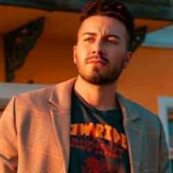 &Uuml;nl&uuml; YouTuber Enes Batur trafik kazası ge&ccedil;irdi! Hastaneye kaldırıldı