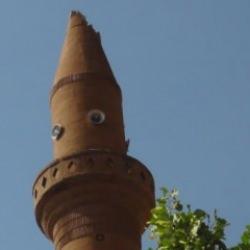 Ahlat’ta cami minaresine yıldırım düştü, müezzin yaralandı