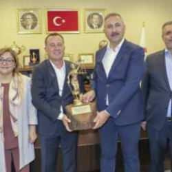 AK Parti Grup Başkanvekili G&uuml;l, Gaziantep'te ziyaretlerde bulundu