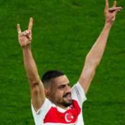 Azerbaycanlı spikerden UEFA'ya 'bozkurt' cevabı! Sosyal medyada gündem oldu