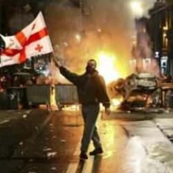 Batı, Gürcistan'daki casus yasasına neden karşı çıkıyor?