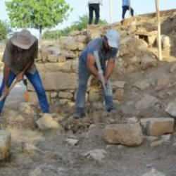 Diyarbakır'da şaşırtan keşif! 1500 yıllık kilise kalıntısında bulundu 