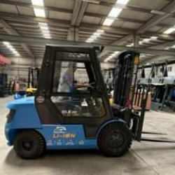 Elektrikli forklift, kapalı alanlarda emisyonu en aza indirmek için çalışıyor