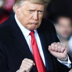 Facebook ve Instagram Trump'ın kısıtlamalarını kaldırdı!