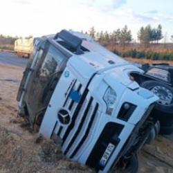 Gaziantep'te feci kaza: Devrilen tırın sürücüsü öldü