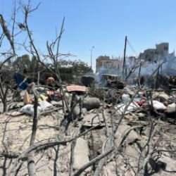 İsrail aynı gün hem cami hem güvenli bölgeyi vurdu: Onlarca ölü ve yaralı var