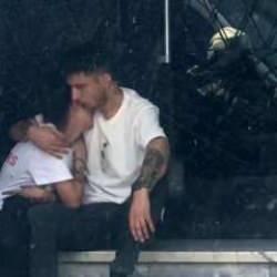 Yer: Beyoğlu! Yangın &ccedil;ıkaran kişi bı&ccedil;aklayıp engelli kız arkadaşını kurtardı