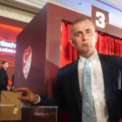 Hacıosmanoğlu'nun Ali Ko&ccedil;'a attığı bakışı olay oldu!