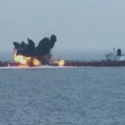 Husiler'den Han Yunus'taki katliama Kızıldeniz'de cevap! Dev gemi böyle havaya uçuruldu