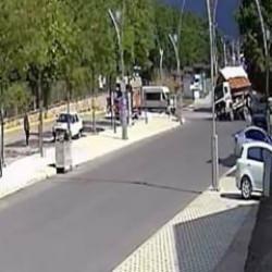 Kamyona aşırı y&uuml;kleme yapıldı, bu sonu&ccedil; ka&ccedil;ınılmaz oldu!