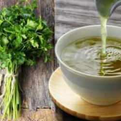 Kaynamış maydanoz suyunun faydaları? Maydanoz suyu nasıl yapılır, yatmadan önce içilir mi?