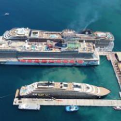Kuşadası'na 3 kruvaziyerle 8 bin 576 turist geldi