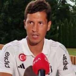 Salih Uçan'dan hem itiraf hem yönetime transfer mesajı