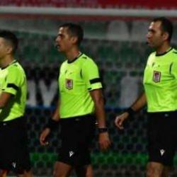 S&uuml;per Lig'in tartışmalı hakeminden flaş karar! Resmen bıraktı