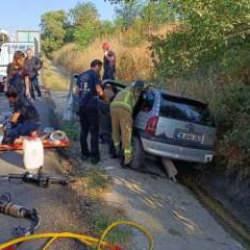 Bursa'da otomobil yağmur suyu kanalına düştü: 1 ölü, 3 yaralı