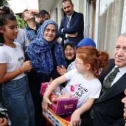 Cumhurbaşkanı Erdoğan, memleketi Rize'de komşularını ziyaret etti