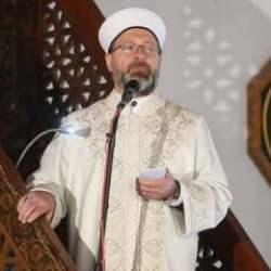 Diyanet'ten 'hutbe' a&ccedil;ıklaması: 'Sa&ccedil;malık', 'hadsizlik' gibi nitelemeler...