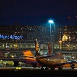 Frankfurt havalimanında iklim protestosu